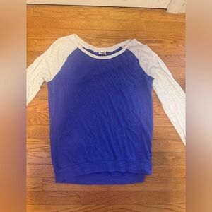 Women’s long sleeve tee